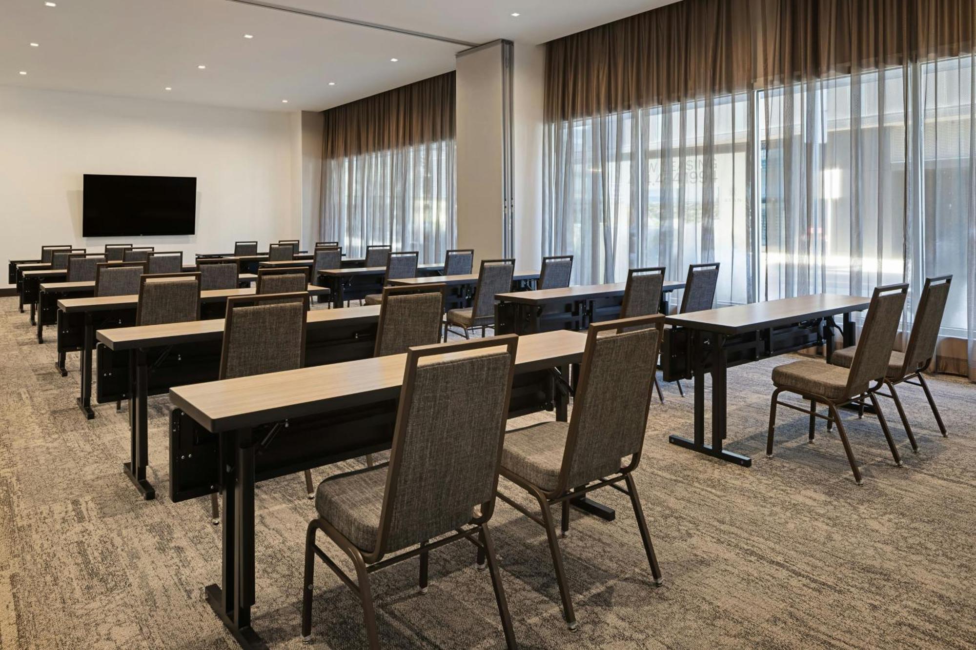Ac Hotel By Marriott Beverly Hills — Photos 2