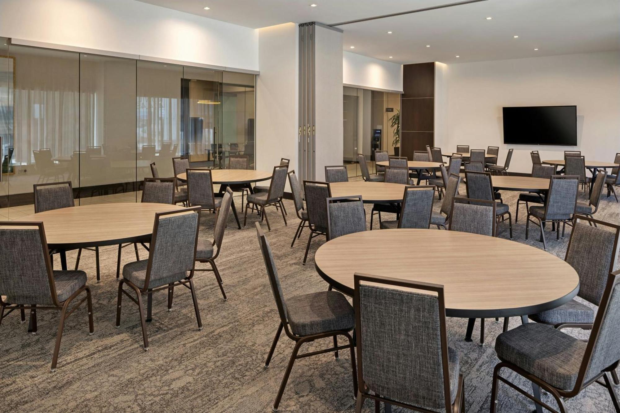 Ac Hotel By Marriott Beverly Hills — Photos 3